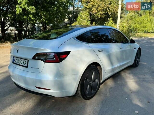 Белый Тесла Модель 3, объемом двигателя 0 л и пробегом 12 тыс. км за 18300 $, фото 3 на Automoto.ua