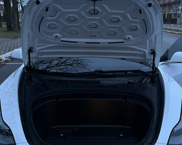 Білий Тесла Модель 3, об'ємом двигуна 0 л та пробігом 76 тис. км за 20500 $, фото 11 на Automoto.ua