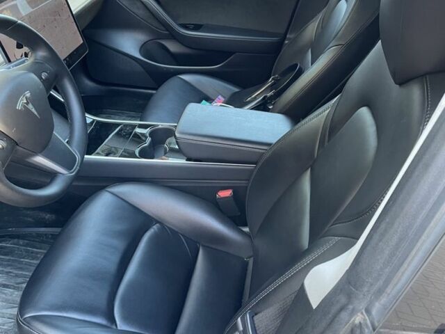 Білий Тесла Модель 3, об'ємом двигуна 0 л та пробігом 57 тис. км за 16500 $, фото 3 на Automoto.ua