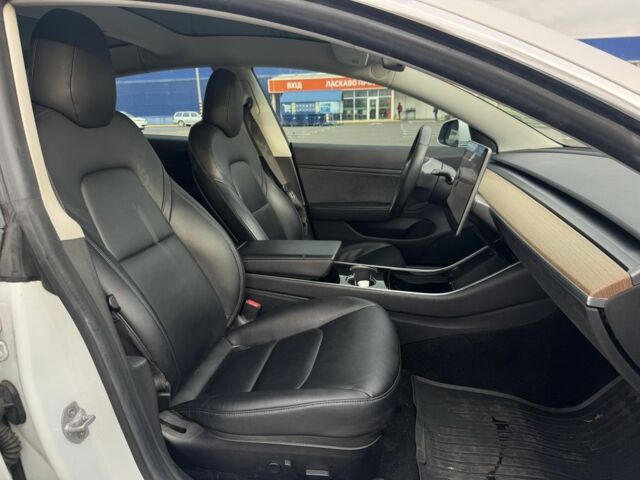 Белый Тесла Модель 3, объемом двигателя 0 л и пробегом 166 тыс. км за 14400 $, фото 14 на Automoto.ua