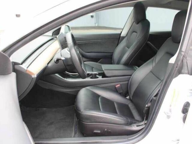 Білий Тесла Модель 3, об'ємом двигуна 0 л та пробігом 34 тис. км за 7920 $, фото 5 на Automoto.ua
