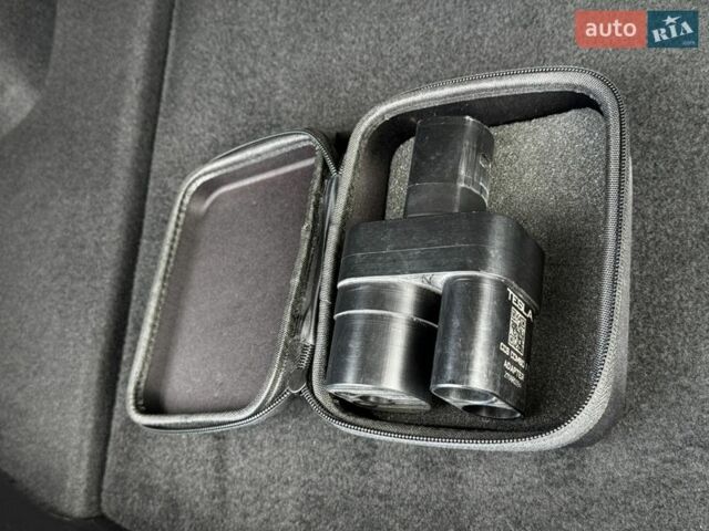 Белый Тесла Модель 3, объемом двигателя 0 л и пробегом 140 тыс. км за 19000 $, фото 26 на Automoto.ua