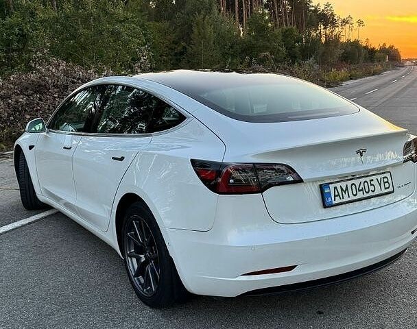 Білий Тесла Модель 3, об'ємом двигуна 0 л та пробігом 134 тис. км за 17700 $, фото 16 на Automoto.ua