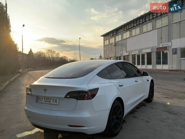 Білий Тесла Модель 3, об'ємом двигуна 0 л та пробігом 83 тис. км за 15599 $, фото 5 на Automoto.ua