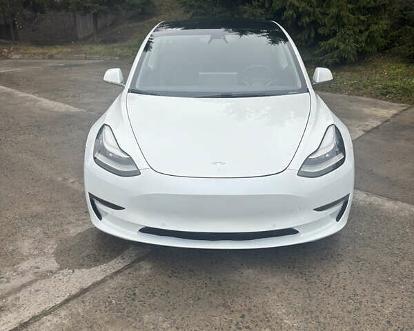 Білий Тесла Модель 3, об'ємом двигуна 0 л та пробігом 208 тис. км за 16500 $, фото 2 на Automoto.ua