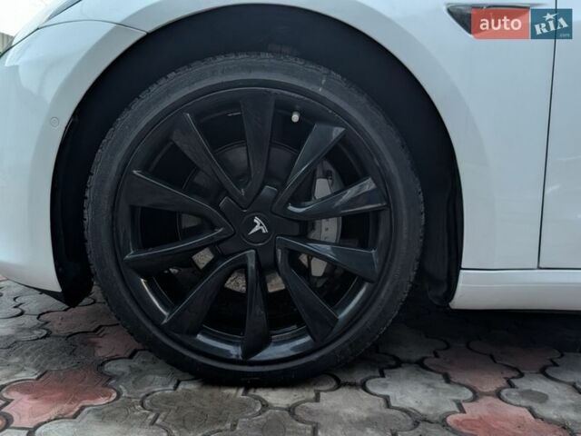 Белый Тесла Модель 3, объемом двигателя 0 л и пробегом 120 тыс. км за 19800 $, фото 16 на Automoto.ua