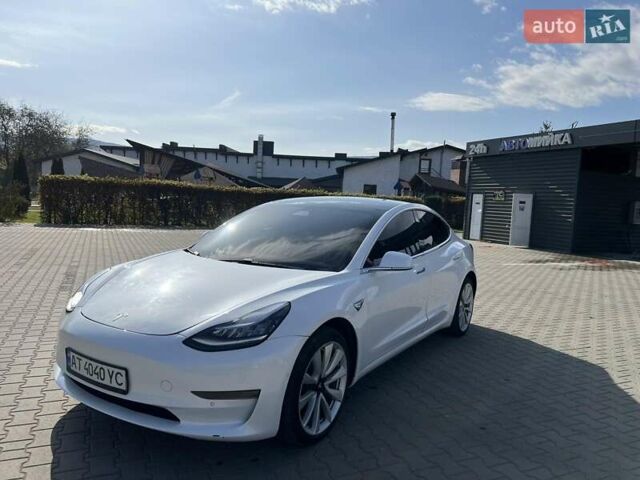 Белый Тесла Модель 3, объемом двигателя 0 л и пробегом 144 тыс. км за 15800 $, фото 3 на Automoto.ua