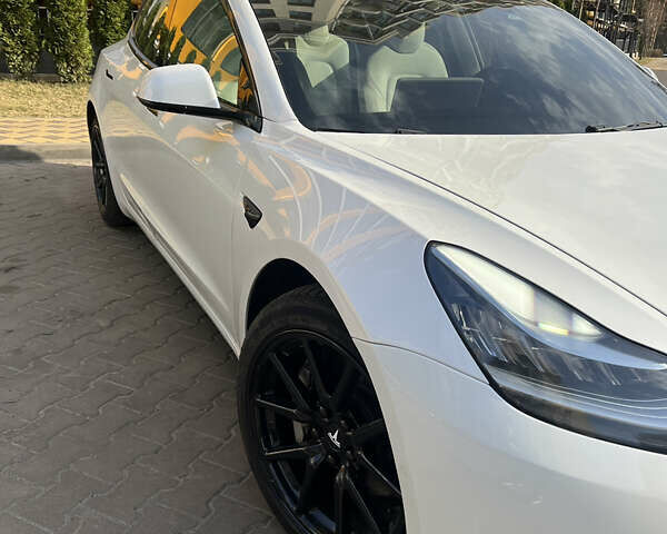 Білий Тесла Модель 3, об'ємом двигуна 0 л та пробігом 59 тис. км за 19200 $, фото 12 на Automoto.ua