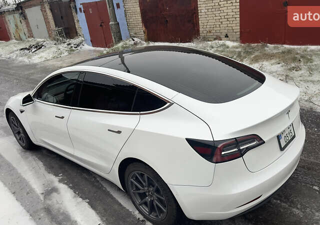 Белый Тесла Модель 3, объемом двигателя 0 л и пробегом 96 тыс. км за 25200 $, фото 35 на Automoto.ua