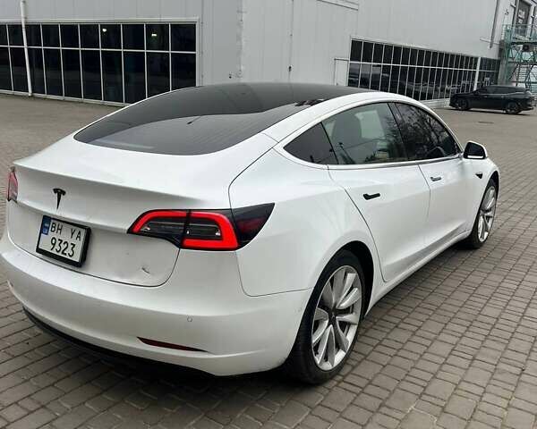 Белый Тесла Модель 3, объемом двигателя 0 л и пробегом 36 тыс. км за 16000 $, фото 11 на Automoto.ua