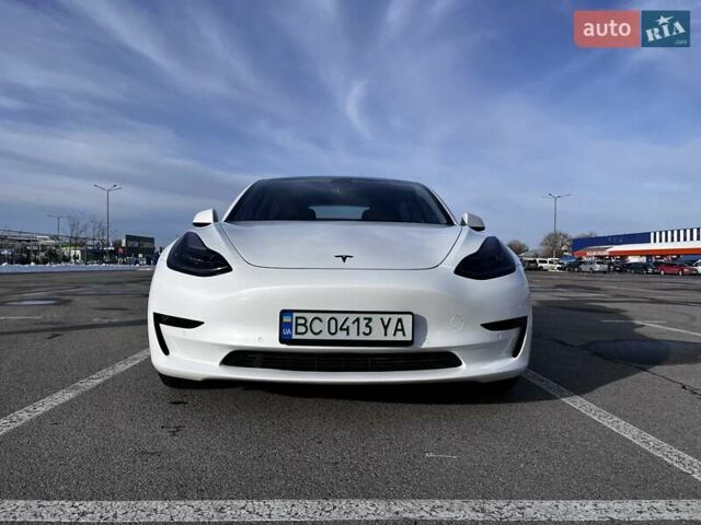 Білий Тесла Модель 3, об'ємом двигуна 0 л та пробігом 124 тис. км за 34900 $, фото 6 на Automoto.ua