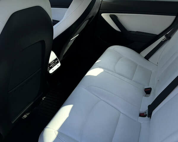 Белый Тесла Модель 3, объемом двигателя 0 л и пробегом 129 тыс. км за 16200 $, фото 12 на Automoto.ua