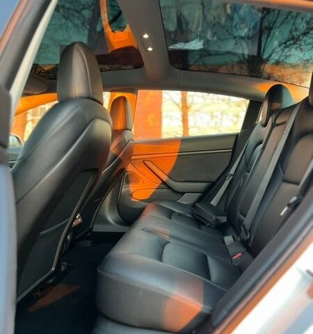 Белый Тесла Модель 3, объемом двигателя 0 л и пробегом 62 тыс. км за 22400 $, фото 22 на Automoto.ua