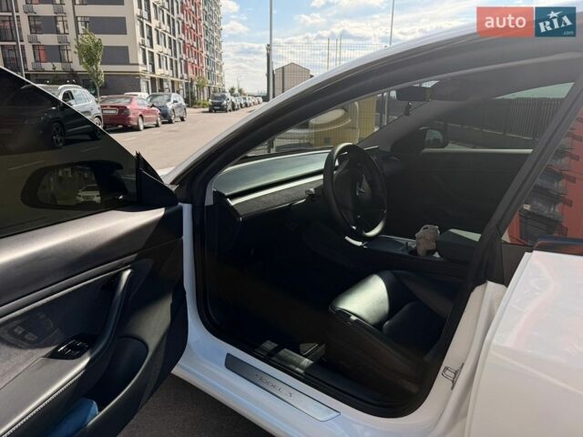 Белый Тесла Модель 3, объемом двигателя 0 л и пробегом 83 тыс. км за 19500 $, фото 20 на Automoto.ua