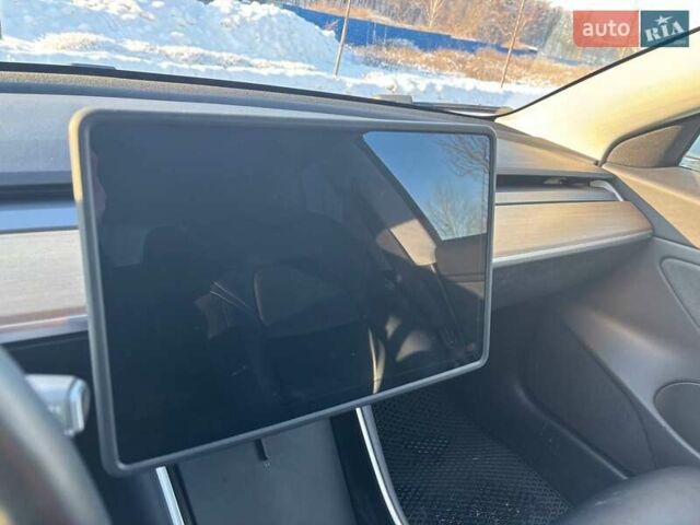 Білий Тесла Модель 3, об'ємом двигуна 0 л та пробігом 92 тис. км за 18600 $, фото 23 на Automoto.ua