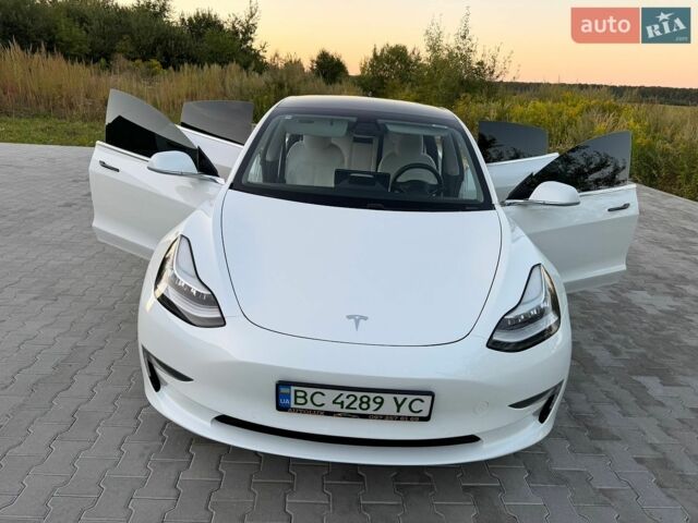 Білий Тесла Модель 3, об'ємом двигуна 0 л та пробігом 117 тис. км за 15900 $, фото 11 на Automoto.ua