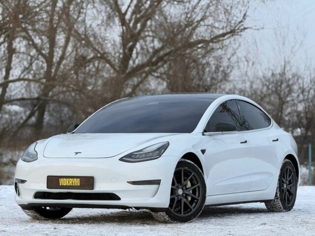 Білий Тесла Модель 3, об'ємом двигуна 0 л та пробігом 190 тис. км за 15950 $, фото 1 на Automoto.ua