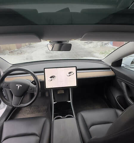 Белый Тесла Модель 3, объемом двигателя 0 л и пробегом 96 тыс. км за 25200 $, фото 20 на Automoto.ua