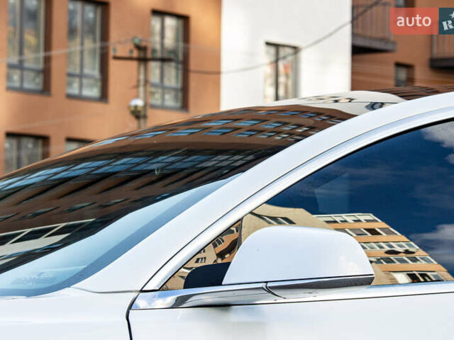 Белый Тесла Модель 3, объемом двигателя 0 л и пробегом 146 тыс. км за 17500 $, фото 22 на Automoto.ua