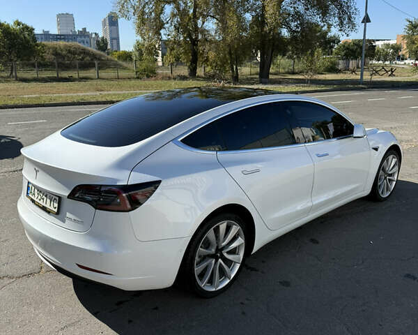 Белый Тесла Модель 3, объемом двигателя 0 л и пробегом 13 тыс. км за 18700 $, фото 19 на Automoto.ua