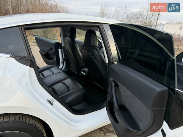 Белый Тесла Модель 3, объемом двигателя 0 л и пробегом 139 тыс. км за 17750 $, фото 20 на Automoto.ua