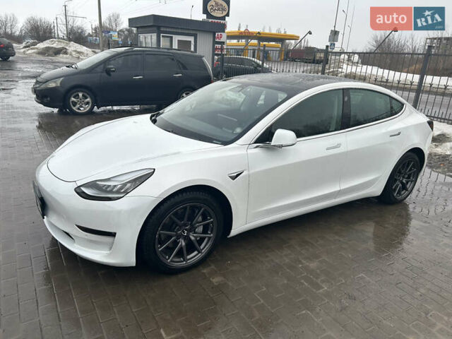 Білий Тесла Модель 3, об'ємом двигуна 0 л та пробігом 140 тис. км за 15700 $, фото 3 на Automoto.ua
