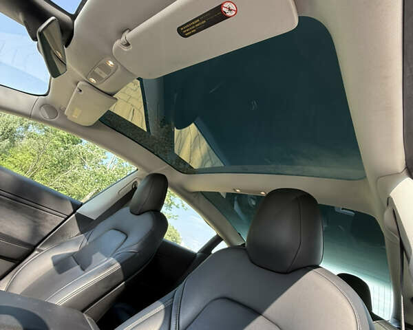 Белый Тесла Модель 3, объемом двигателя 0 л и пробегом 101 тыс. км за 14600 $, фото 40 на Automoto.ua