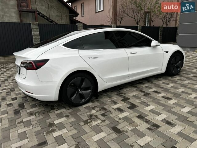 Белый Тесла Модель 3, объемом двигателя 0 л и пробегом 135 тыс. км за 19800 $, фото 6 на Automoto.ua