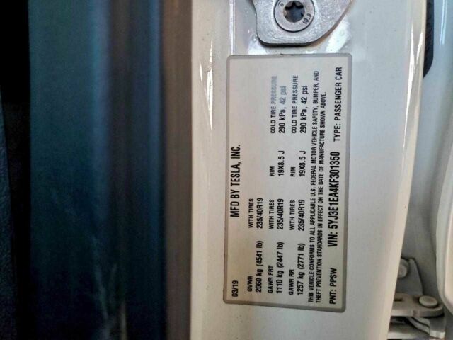 Белый Тесла Модель 3, объемом двигателя 0 л и пробегом 107 тыс. км за 3000 $, фото 11 на Automoto.ua