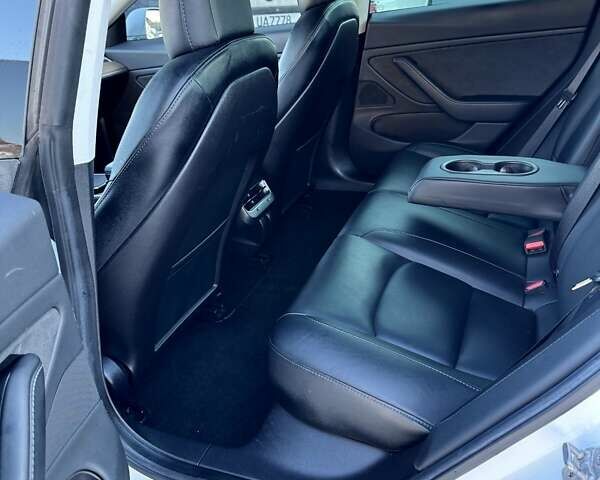 Белый Тесла Модель 3, объемом двигателя 0 л и пробегом 163 тыс. км за 14400 $, фото 37 на Automoto.ua