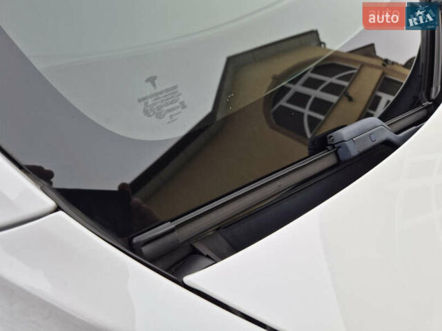 Білий Тесла Модель 3, об'ємом двигуна 0 л та пробігом 87 тис. км за 20700 $, фото 10 на Automoto.ua