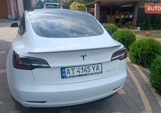 Білий Тесла Модель 3, об'ємом двигуна 0 л та пробігом 85 тис. км за 17500 $, фото 4 на Automoto.ua