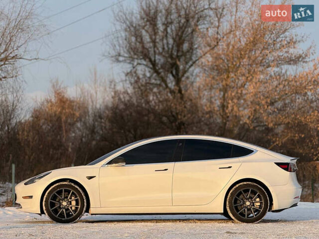 Белый Тесла Модель 3, объемом двигателя 0 л и пробегом 190 тыс. км за 15950 $, фото 12 на Automoto.ua