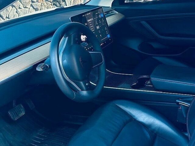 Белый Тесла Модель 3, объемом двигателя 0 л и пробегом 130 тыс. км за 17500 $, фото 12 на Automoto.ua