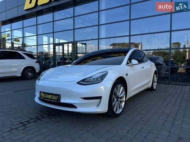 Белый Тесла Модель 3, объемом двигателя 0 л и пробегом 120 тыс. км за 15500 $, фото 2 на Automoto.ua