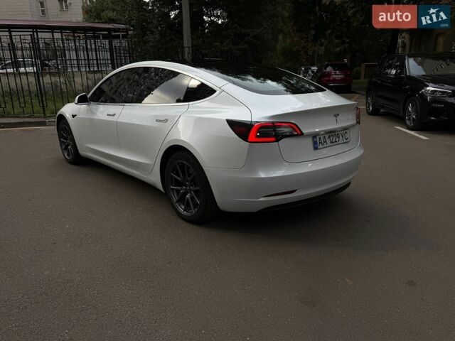 Белый Тесла Модель 3, объемом двигателя 0 л и пробегом 254 тыс. км за 11700 $, фото 5 на Automoto.ua