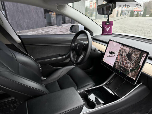 Белый Тесла Модель 3, объемом двигателя 0 л и пробегом 140 тыс. км за 21450 $, фото 12 на Automoto.ua