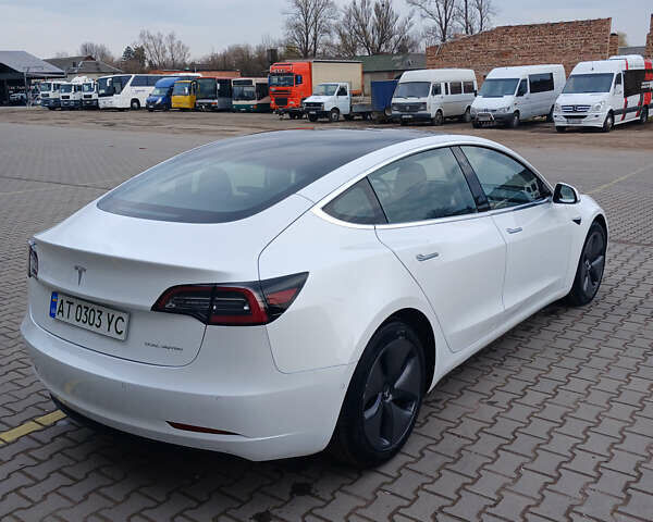 Білий Тесла Модель 3, об'ємом двигуна 0 л та пробігом 65 тис. км за 17700 $, фото 8 на Automoto.ua
