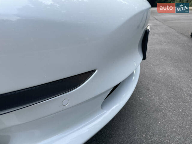 Белый Тесла Модель 3, объемом двигателя 0 л и пробегом 54 тыс. км за 16900 $, фото 10 на Automoto.ua