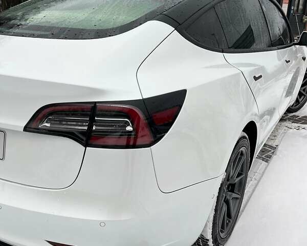 Білий Тесла Модель 3, об'ємом двигуна 0 л та пробігом 155 тис. км за 17600 $, фото 6 на Automoto.ua