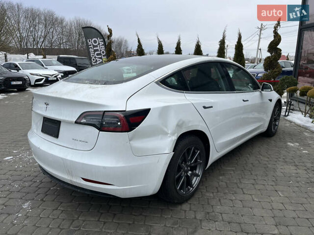 Белый Тесла Модель 3, объемом двигателя 0 л и пробегом 58 тыс. км за 18700 $, фото 7 на Automoto.ua