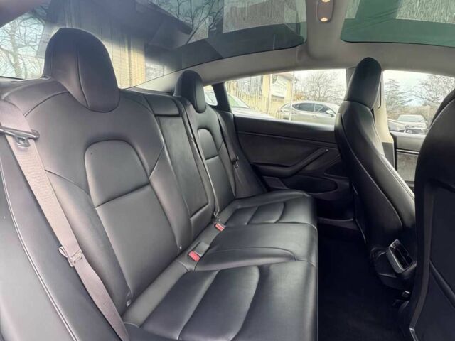 Білий Тесла Модель 3, об'ємом двигуна 0 л та пробігом 38 тис. км за 10000 $, фото 12 на Automoto.ua