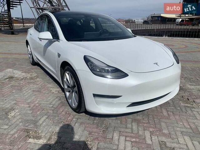 Білий Тесла Модель 3, об'ємом двигуна 0 л та пробігом 167 тис. км за 25500 $, фото 6 на Automoto.ua