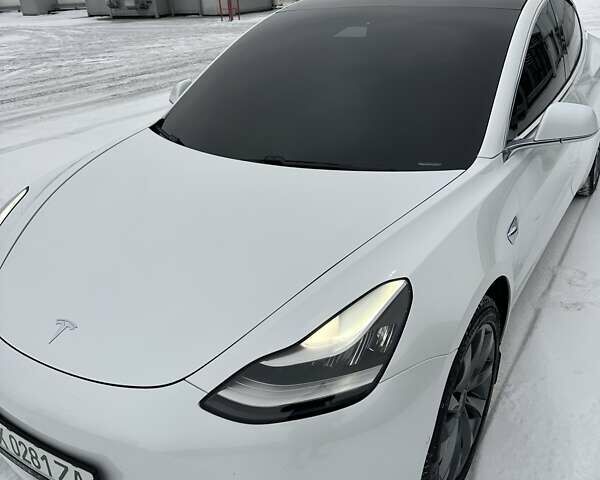Білий Тесла Модель 3, об'ємом двигуна 0 л та пробігом 62 тис. км за 35000 $, фото 10 на Automoto.ua