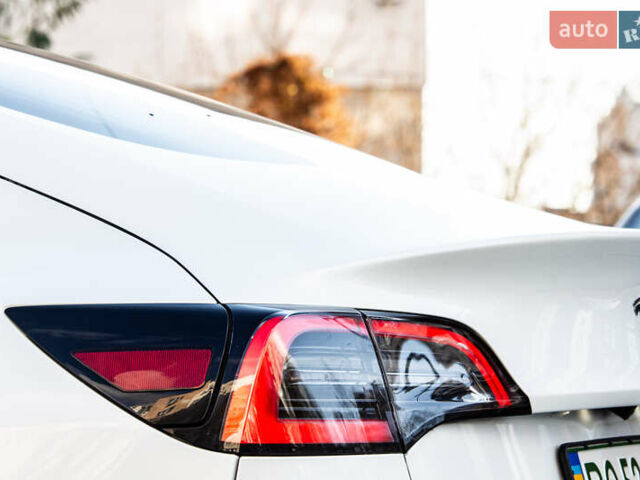 Белый Тесла Модель 3, объемом двигателя 0 л и пробегом 146 тыс. км за 17500 $, фото 15 на Automoto.ua