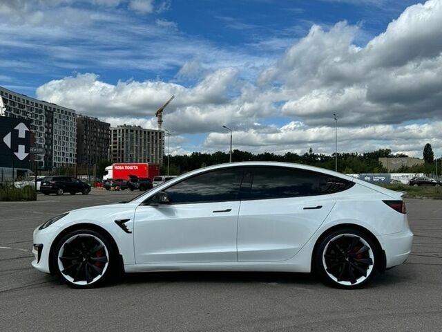 Белый Тесла Модель 3, объемом двигателя 0 л и пробегом 100 тыс. км за 20400 $, фото 2 на Automoto.ua