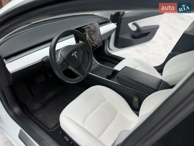 Белый Тесла Модель 3, объемом двигателя 0 л и пробегом 85 тыс. км за 14750 $, фото 30 на Automoto.ua