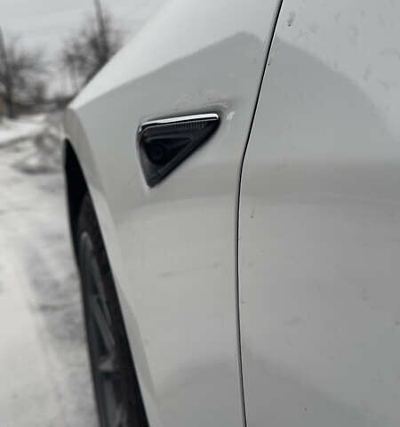 Белый Тесла Модель 3, объемом двигателя 0 л и пробегом 96 тыс. км за 25200 $, фото 16 на Automoto.ua