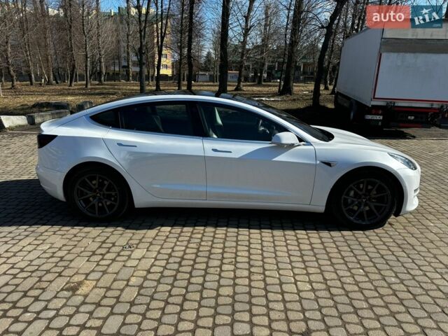Белый Тесла Модель 3, объемом двигателя 0 л и пробегом 116 тыс. км за 16500 $, фото 4 на Automoto.ua