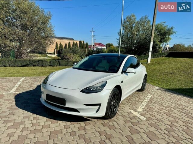 Белый Тесла Модель 3, объемом двигателя 0 л и пробегом 112 тыс. км за 16500 $, фото 1 на Automoto.ua